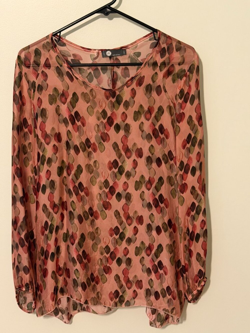 Autumn-colored leaf print blouse